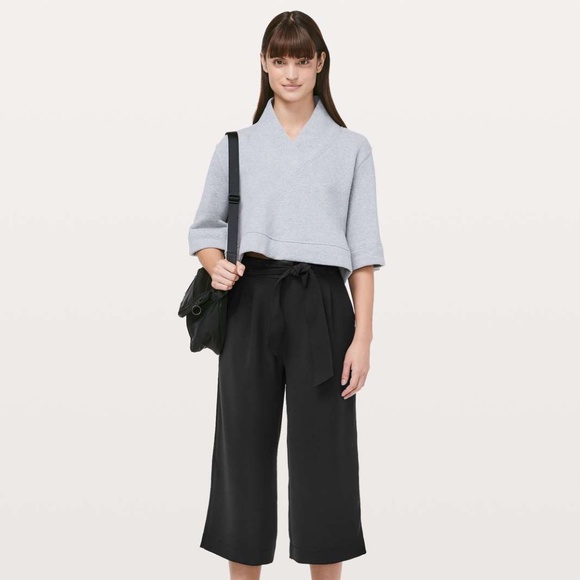 Lululemon Pants Women's Size 6 Black Noir Crop Waist Tie Flowy Office - Picture 1 of 9